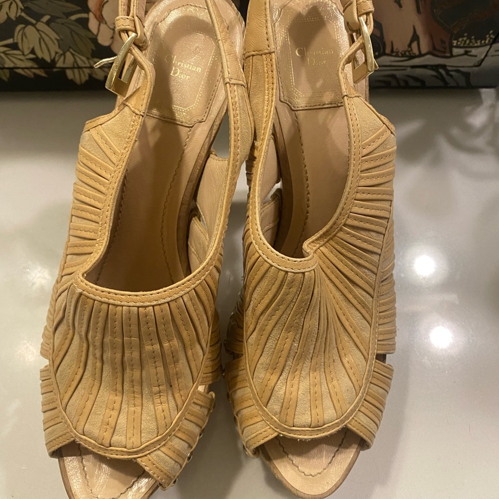 Christian Dior Womens shoes. Size 38 1/2 - Picture 2 of 9